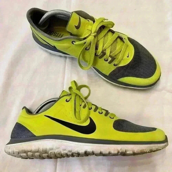 Nike FS Lite Run 2 Mens Size 10 Venom Athletic Running Shoes Sneakers 616514-014 - Picture 2 of 8